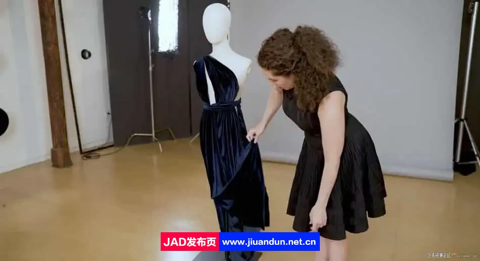 Lindsay Adler-DIY设计12款连衣裙及拍摄出时尚大片教程-中英字幕 摄影 第9张