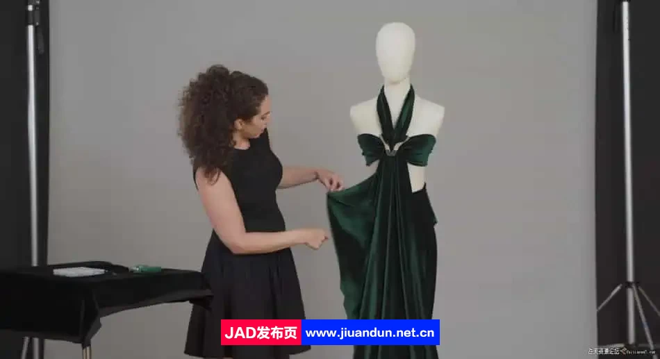 Lindsay Adler-DIY设计12款连衣裙及拍摄出时尚大片教程-中英字幕 摄影 第7张