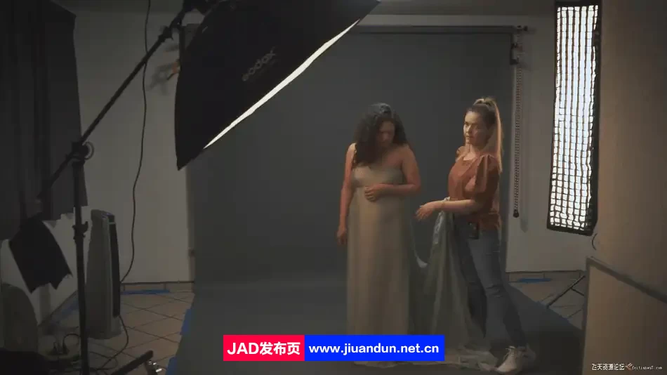 摄影师Ramona Cabrera孕妇人像写真高级布光摆姿教程-中文字幕 摄影 第3张