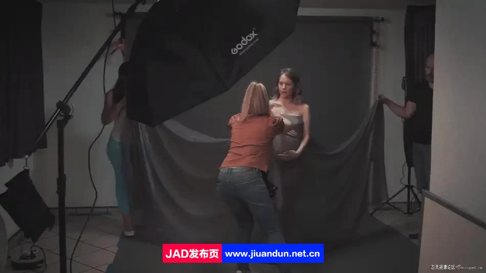 摄影师Ramona Cabrera孕妇人像写真高级布光摆姿教程-中文字幕 摄影 第5张