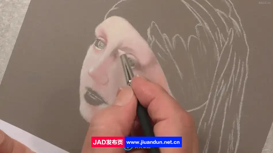 戴珍珠耳环的女孩粉彩铅笔绘画视频教程 CG 第4张