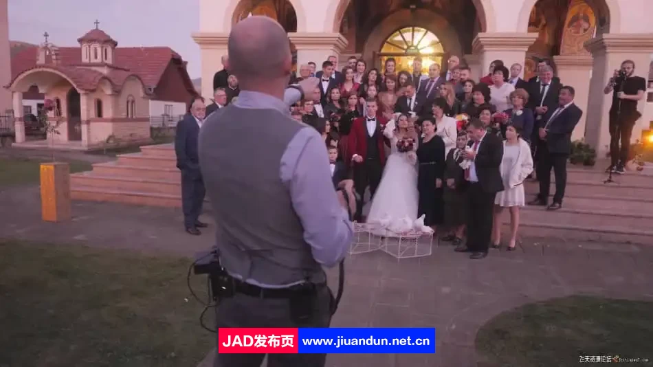 摄影师 Ovidiu Lesan 体验一场真正独特婚礼现场的大师班教程 摄影 第12张